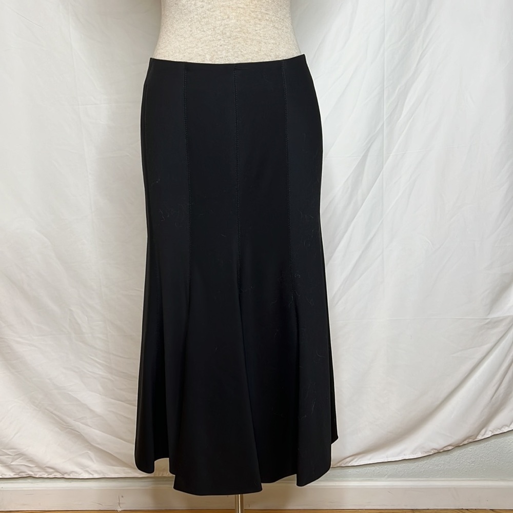 🔹 Kiltie Wool Maxi Skirt